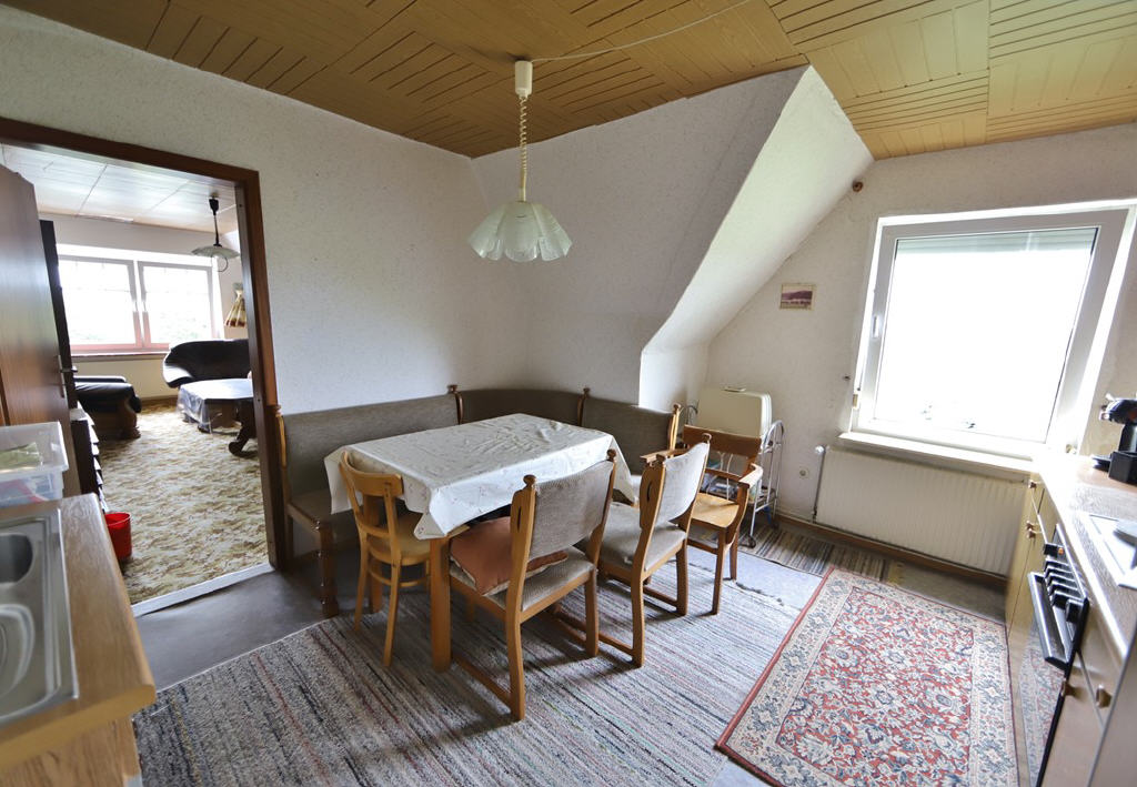 Küche im Dachgeschoss (Haus mit Einliegerwohnung, Upgant-Schott-Siegelsum)
